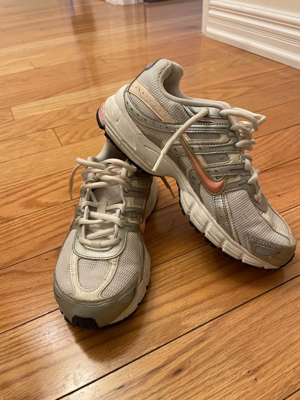 Nike Women's Athletic Sneakers in Light grey /silver with Pink Swoosh